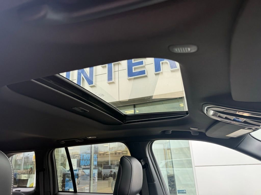 Used 2025 Jeep Grand Cherokee Altitude image 29