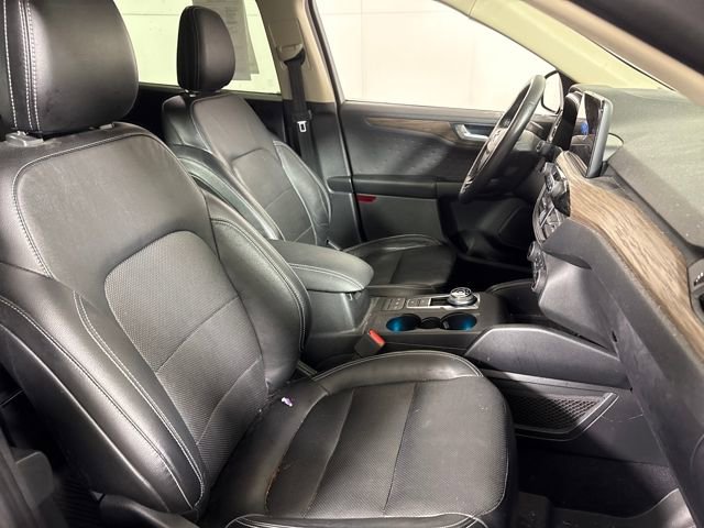 Used 2020 Ford Escape Titanium image 12