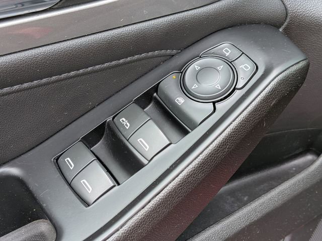 Used 2023 Chevrolet Traverse LT AWD/4WD image 13