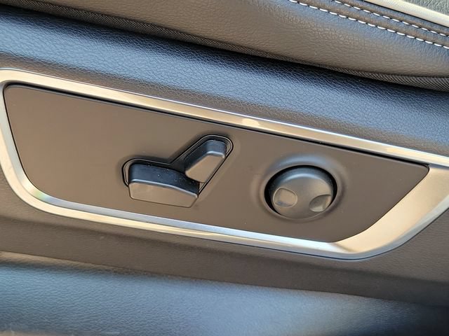 New 2026 RAM 1500 Laramie w/ Sport Appearance Package AWD/4WD image 17