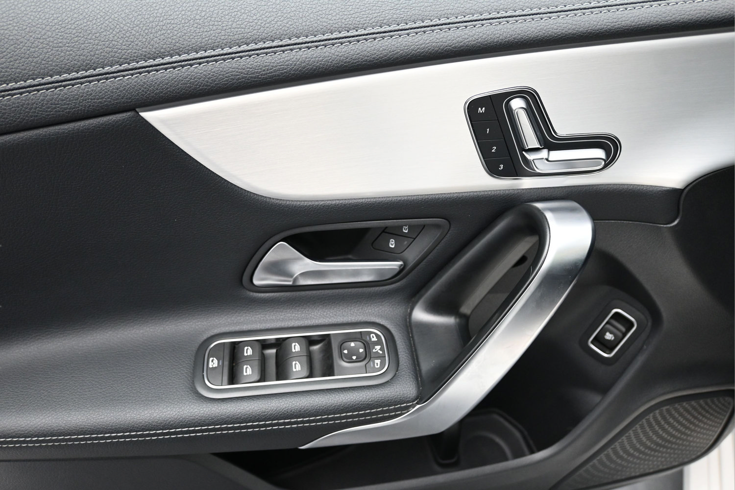 Used 2025 Mercedes-Benz CLA 250 image 8