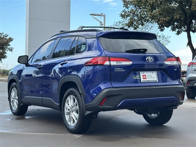 Used 2025 Toyota Corolla Cross LE image 3
