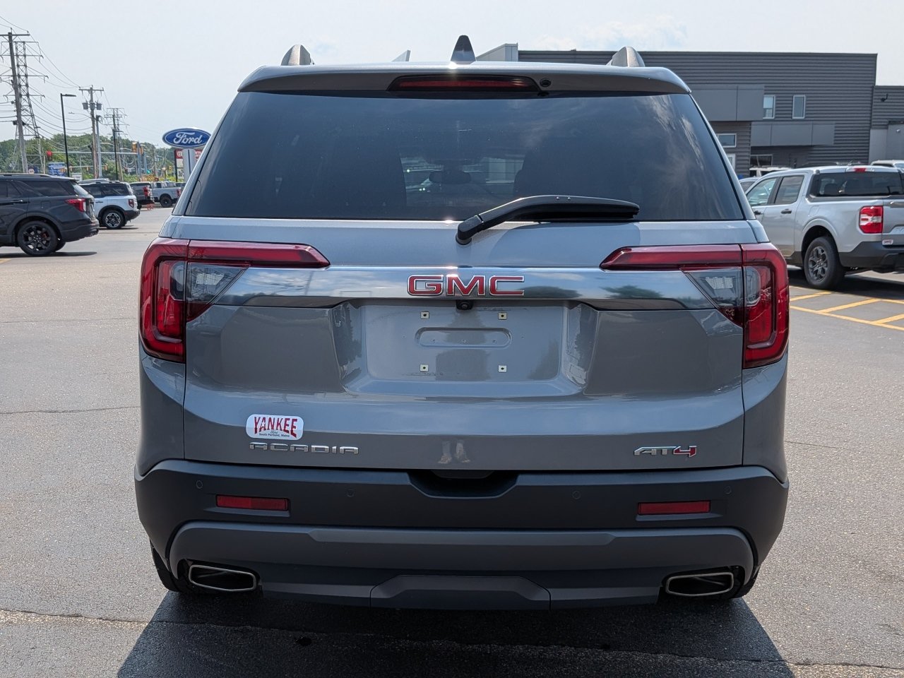 Used 2022 GMC Acadia AT4 w/ Preferred Package AWD/4WD image 5