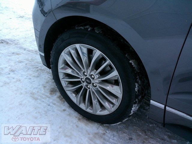 Used 2020 Ford Edge Titanium w/ Equipment Group 301A image 8