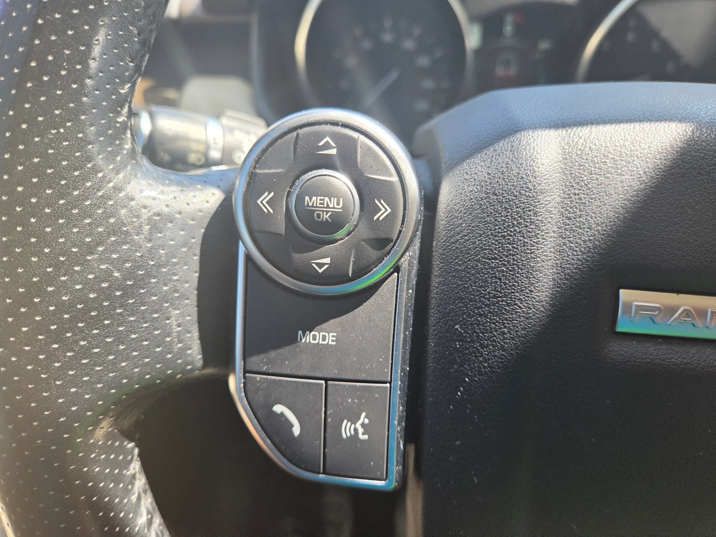 Used 2016 Land Rover Range Rover Sport HSE AWD/4WD image 17
