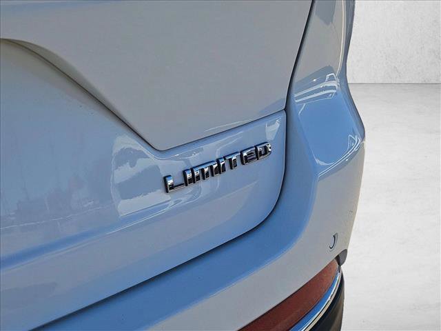 Used 2023 Jeep Grand Cherokee Limited image 30