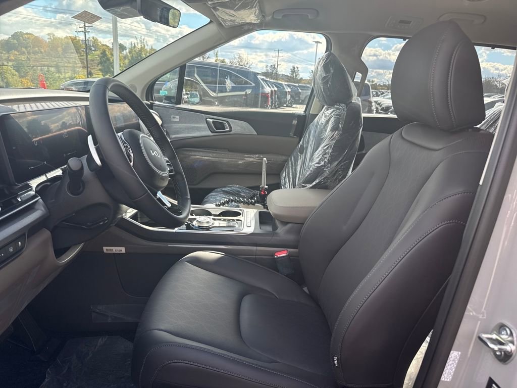 New 2026 Kia Carnival EX image 16