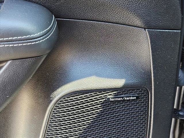 Used 2021 Chrysler Pacifica Limited w/ Uconnect Theater Family Group image 10