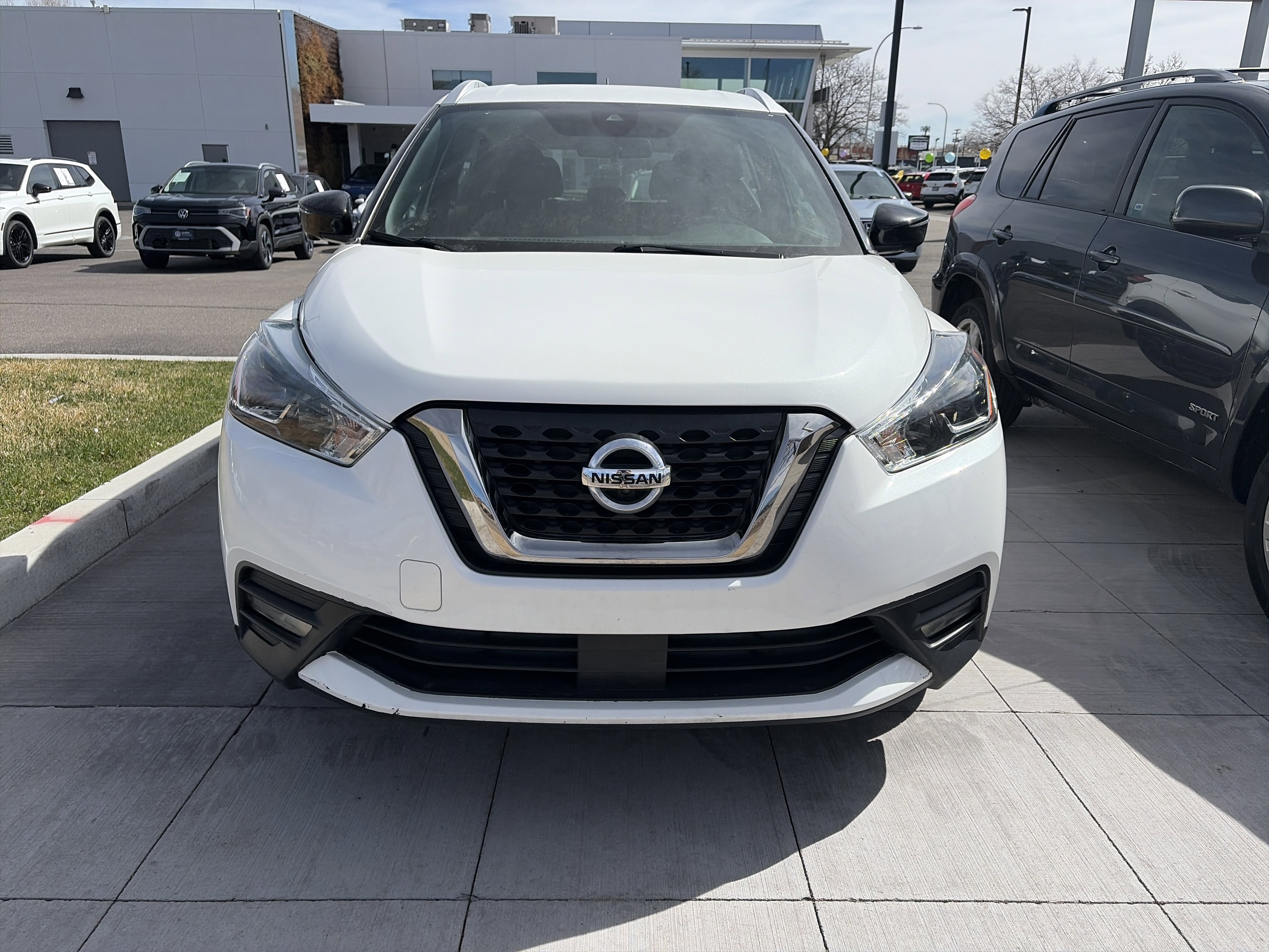 Used 2020 Nissan Kicks SR image 30