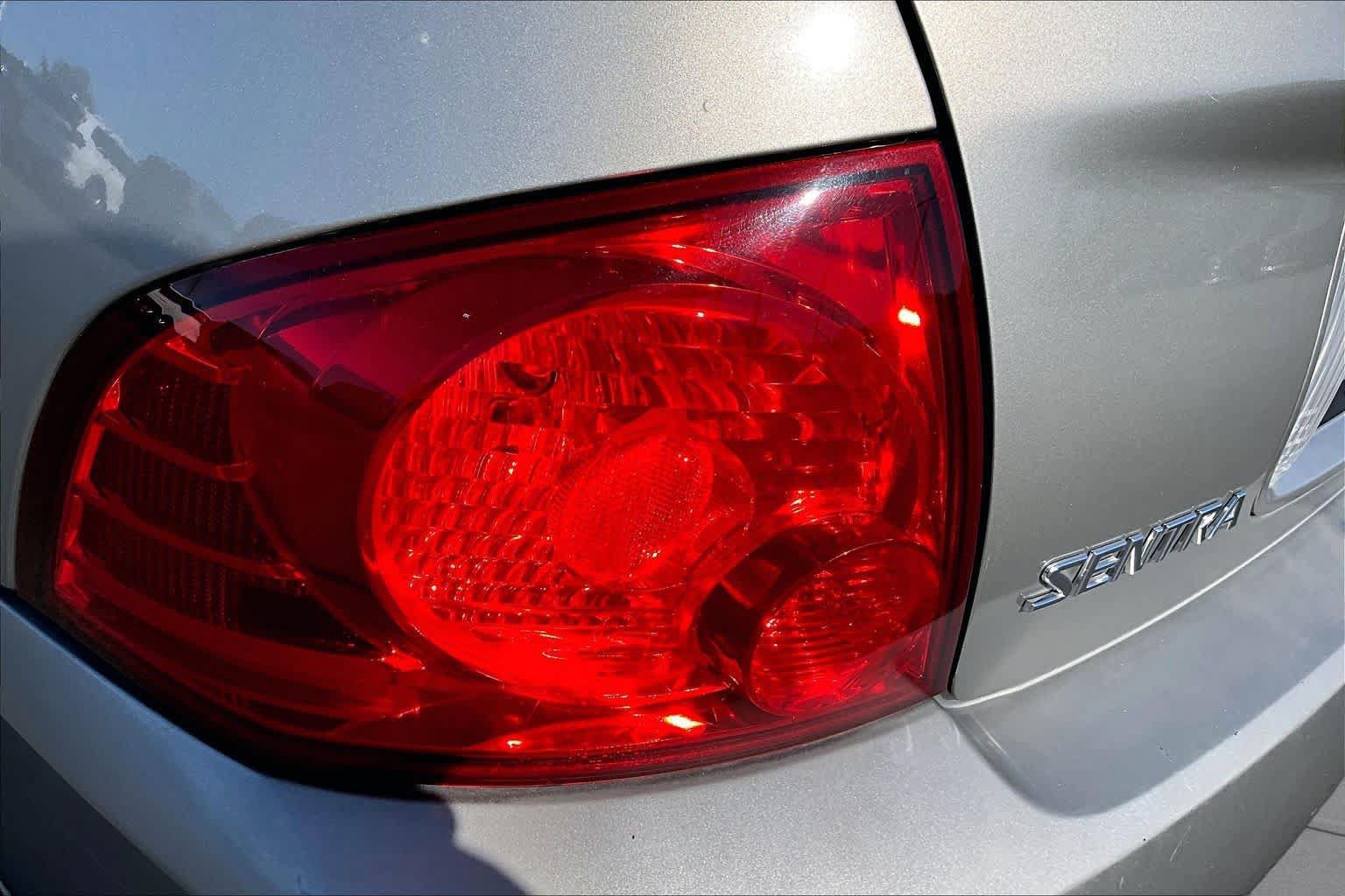 Used 2004 Nissan Sentra S FWD image 25