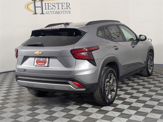 Certified 2025 Chevrolet Trax LT w/ LT Convenience Package image 8