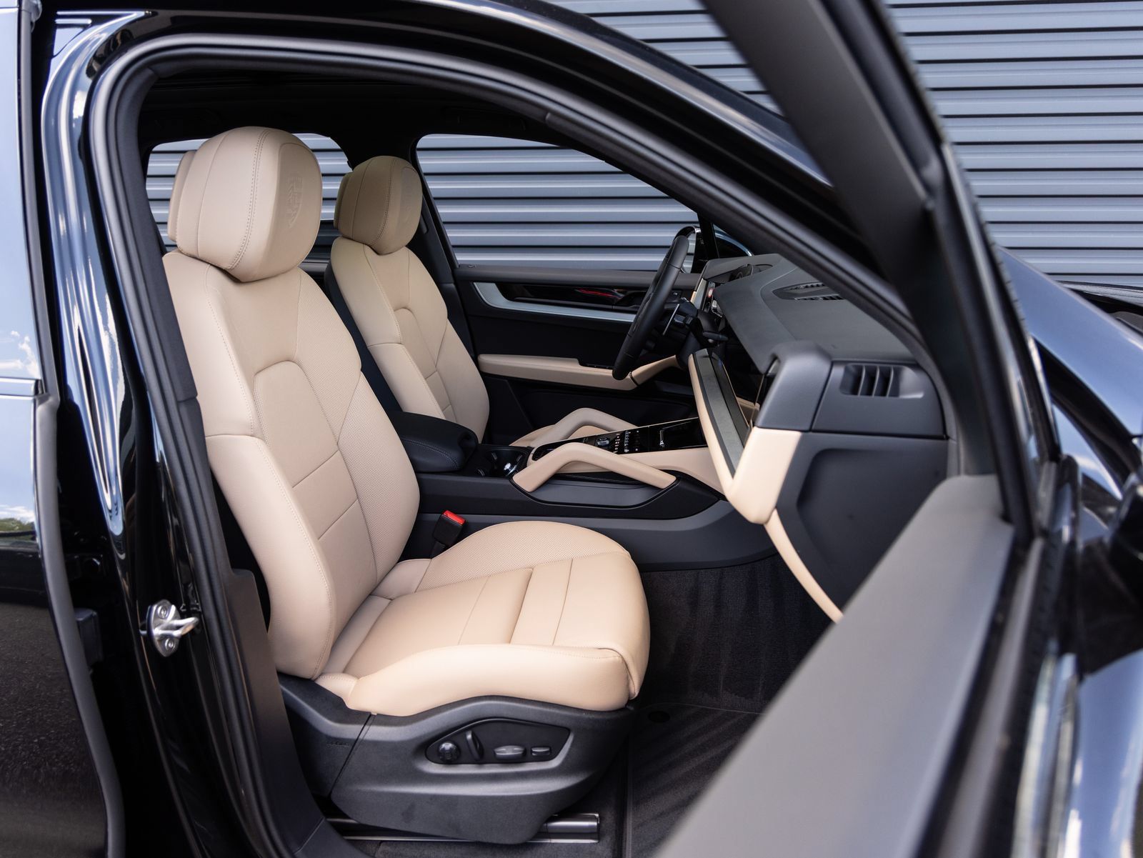New 2026 Porsche Cayenne AWD/4WD image 33