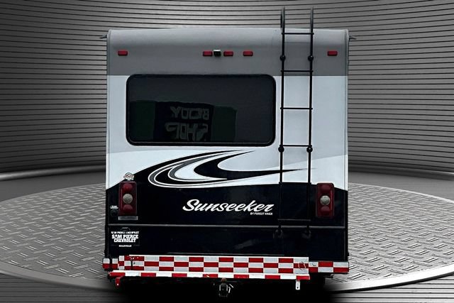 Used 2016 Ford E-450 and Econoline 450 Super Duty w/ Motorhome Prep Package RWD image 5