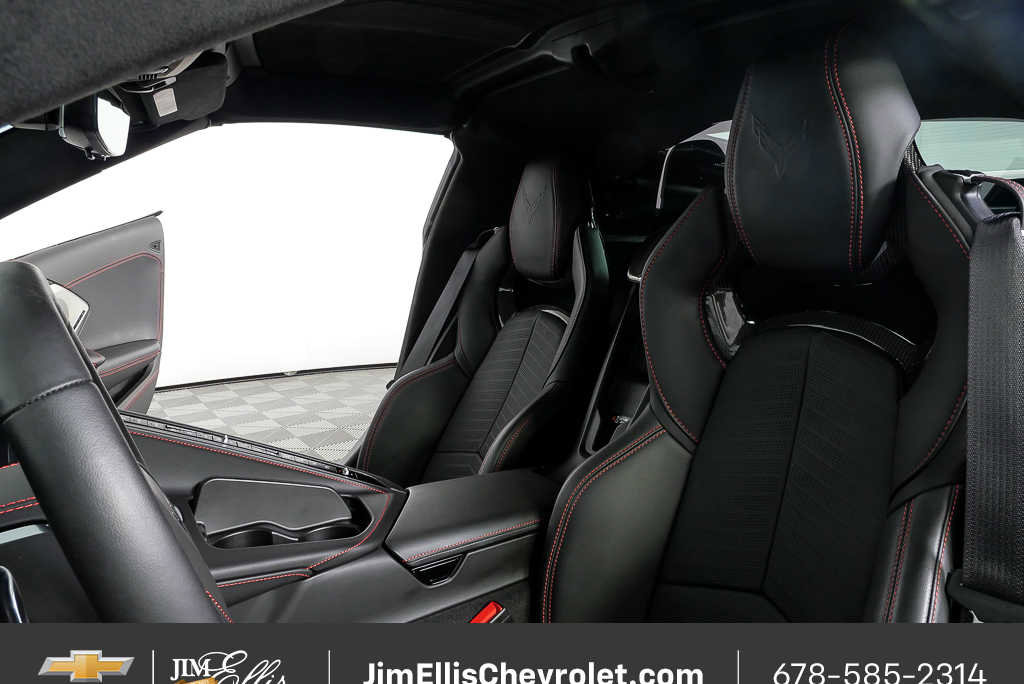 Used 2022 Chevrolet Corvette Stingray Premium Cpe w/ Z51 Performance Package RWD image 5