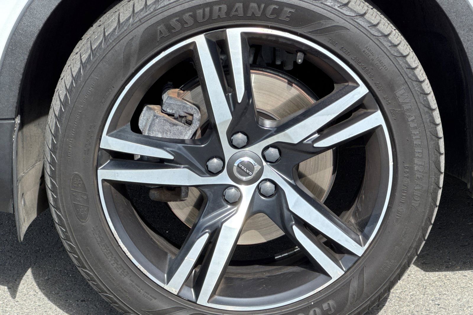 Used 2019 Volvo XC40 T5 R-Design image 11