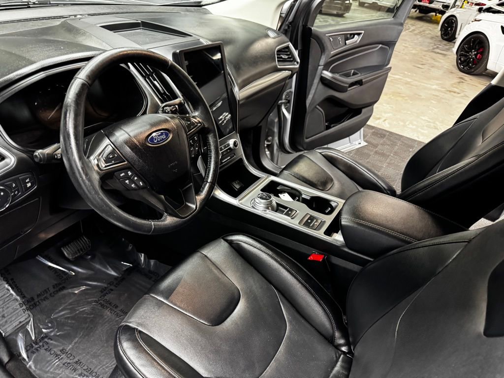 Used 2022 Ford Edge Titanium w/ Equipment Group 301A AWD/4WD image 32