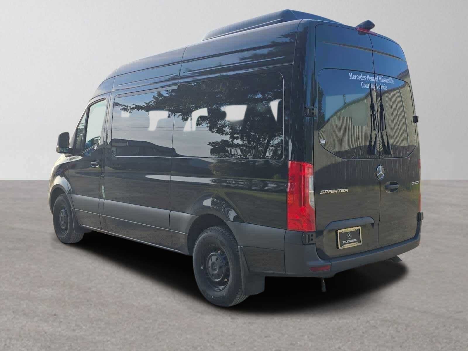 Used 2025 Mercedes-Benz Sprinter 2500 image 5