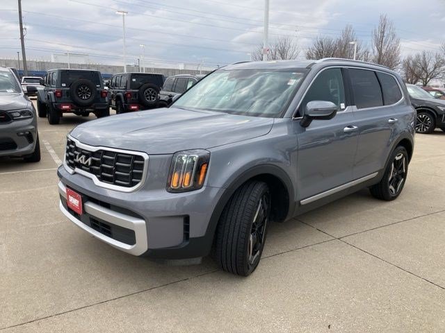 Used 2025 Kia Telluride S image 3