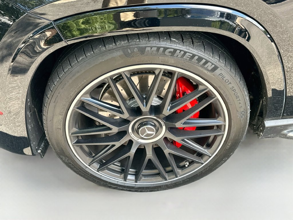 Certified 2025 Mercedes-Benz GLS 63 AMG 4MATIC image 33