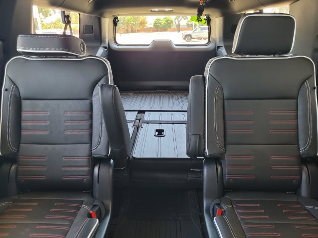 New 2026 GMC Yukon XL AT4 Ultimate w/ LPO, Floor Liner Package AWD/4WD image 20