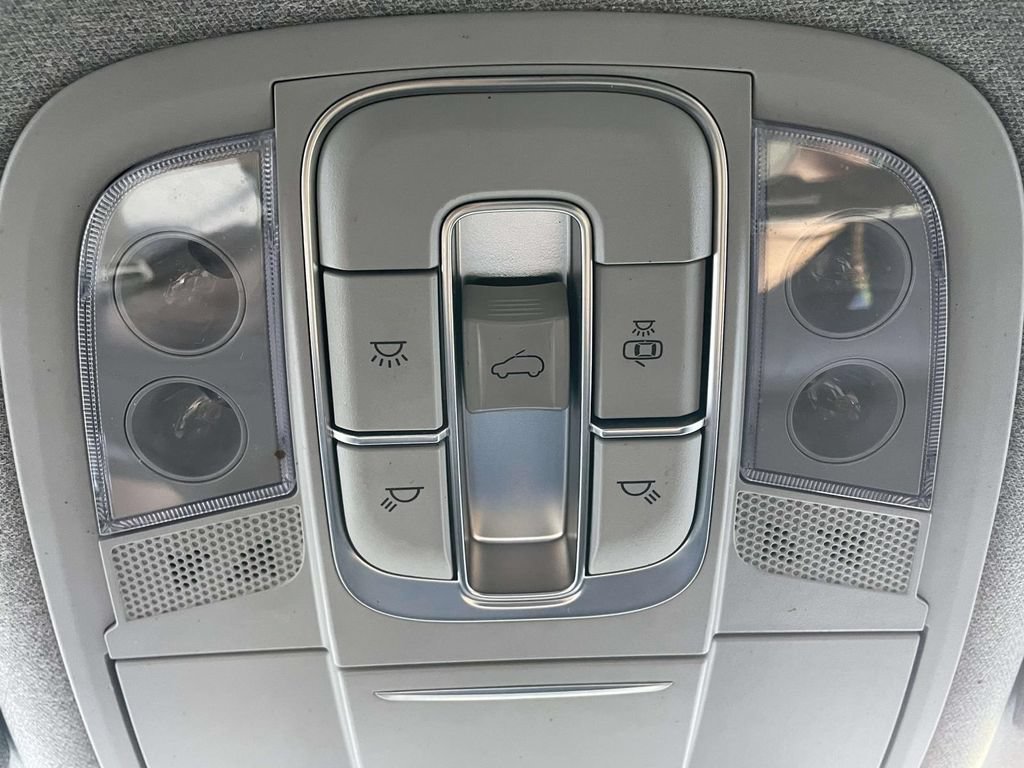 Used 2020 Hyundai Santa Fe Limited AWD/4WD image 24