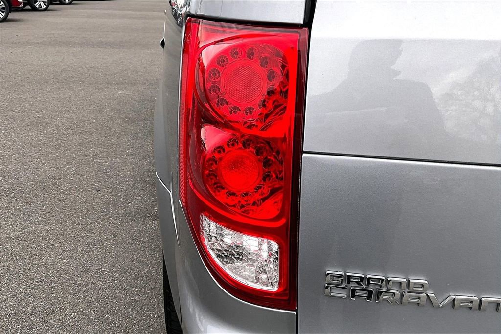 Used 2020 Dodge Grand Caravan SXT image 29