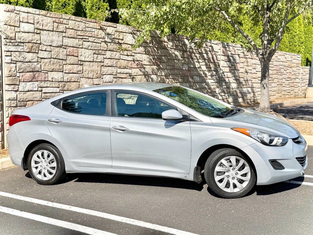 Used 2012 Hyundai Elantra GLS image 5