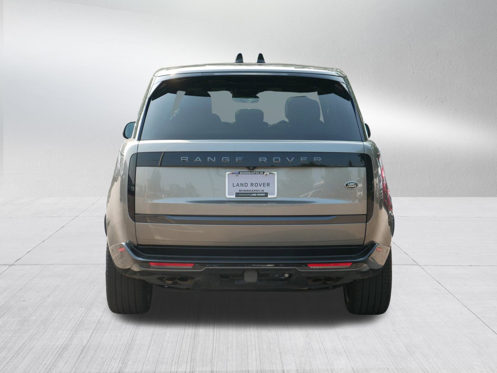 Used 2023 Land Rover Range Rover SE image 6
