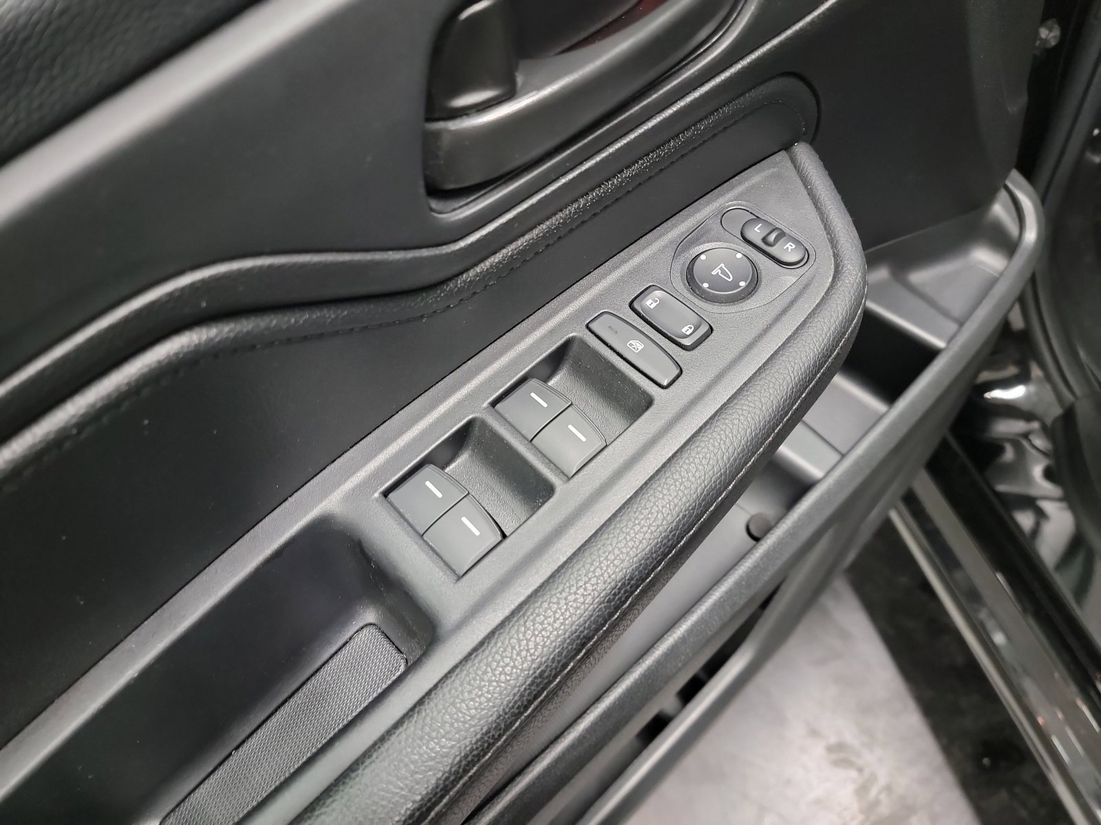 Certified 2024 Honda Odyssey Sport image 6