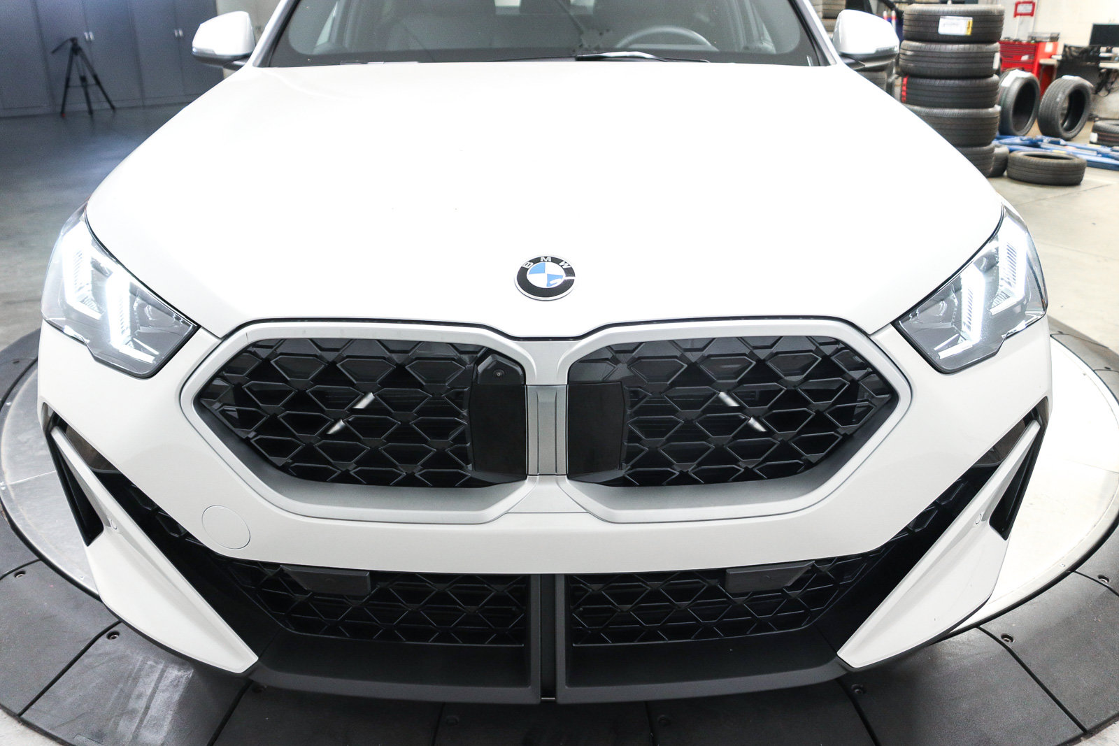 New 2026 BMW X2 xDrive28i w/ Technology Package AWD/4WD image 10