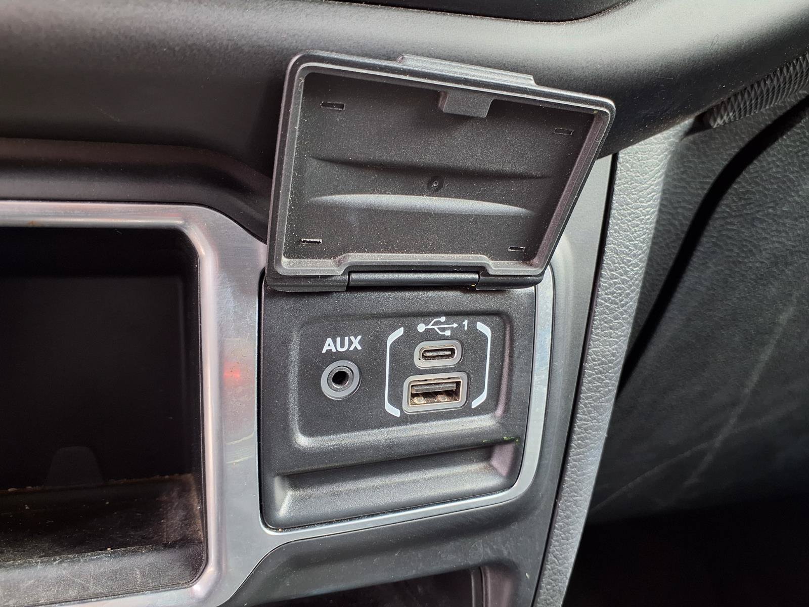 Used 2018 Jeep Wrangler Unlimited Sport AWD/4WD image 8
