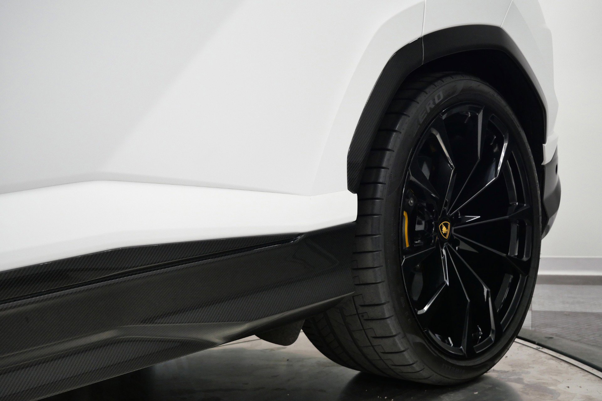 Used 2021 Lamborghini Urus AWD/4WD image 44