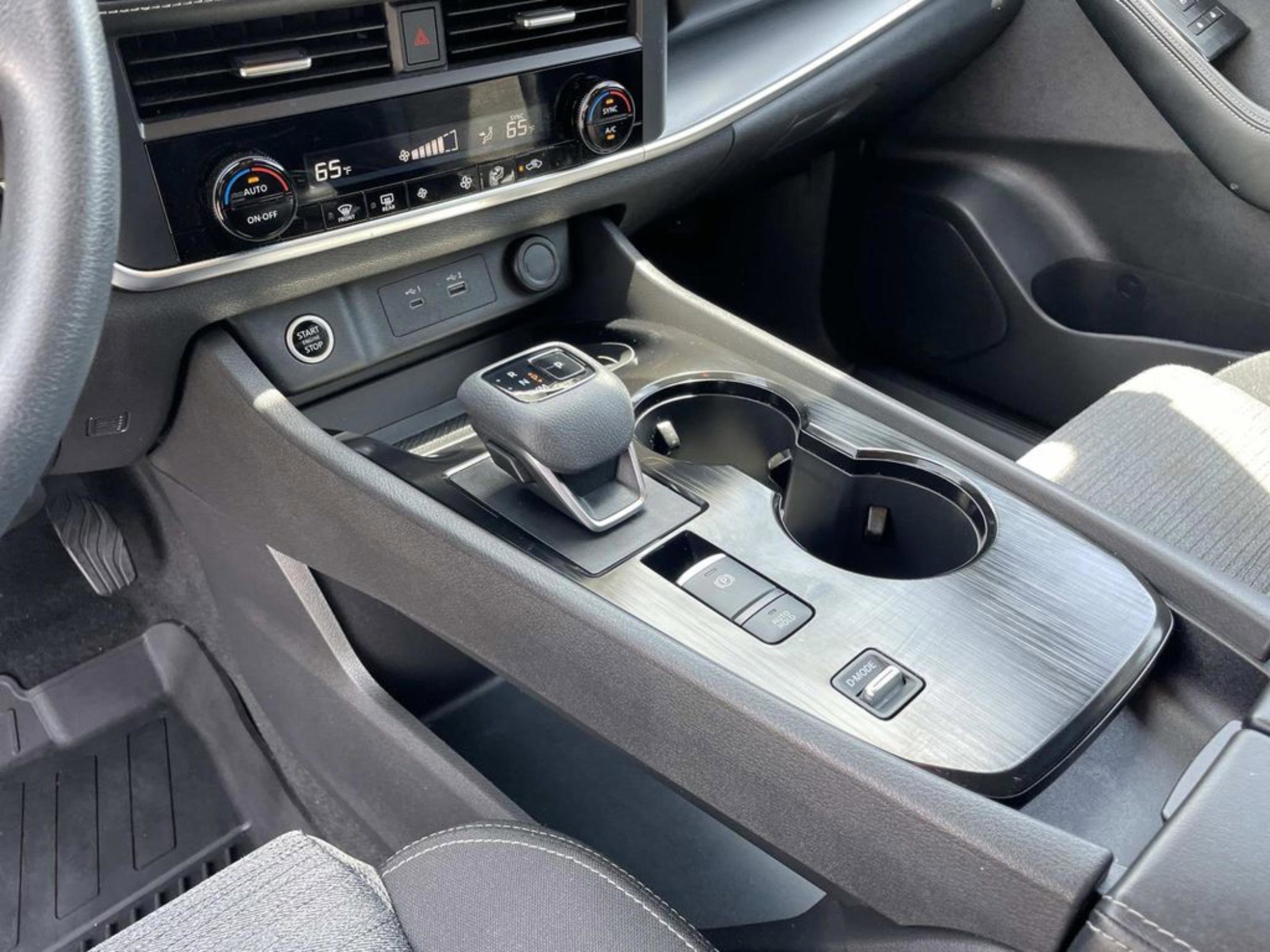 Used 2023 Nissan Rogue SV FWD image 20