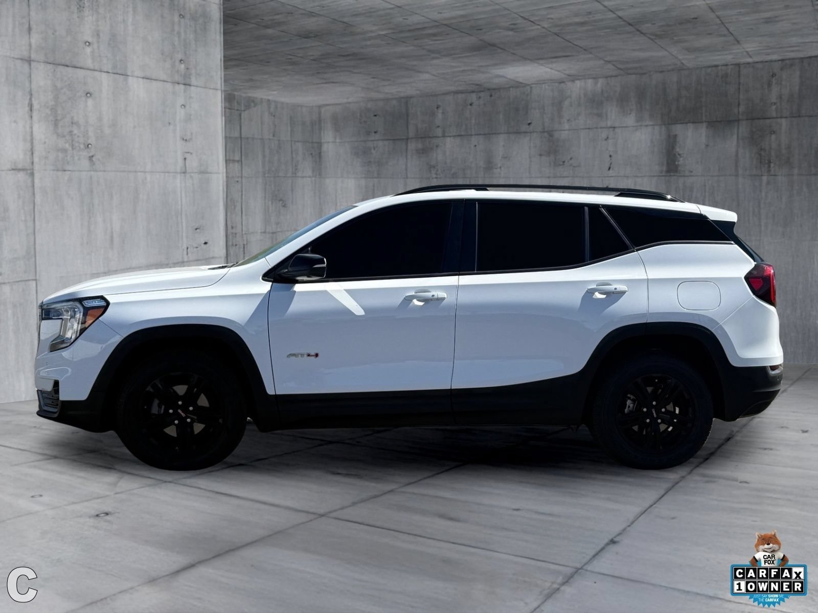 Certified 2024 GMC Terrain AT4 w/ Tech Package AWD/4WD image 3