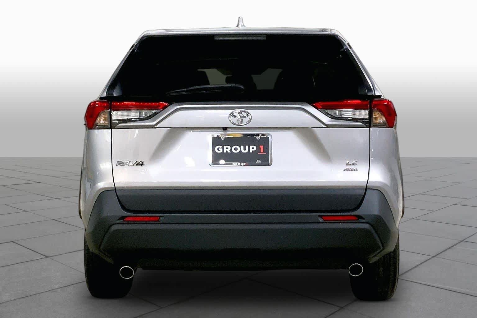 Used 2023 Toyota RAV4 LE AWD/4WD image 5