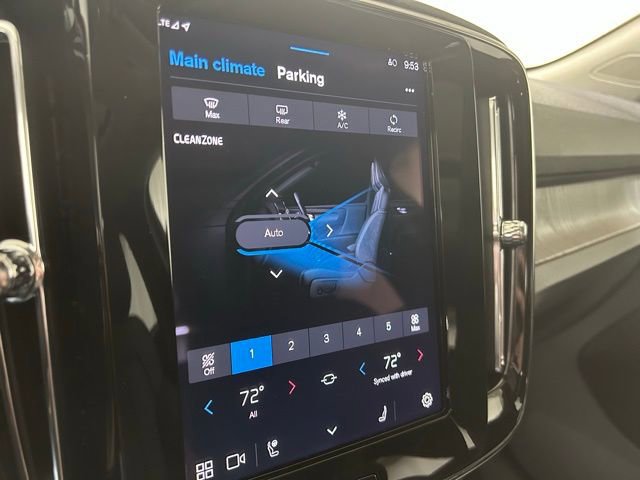 Used 2025 Volvo XC40 B5 Plus image 20