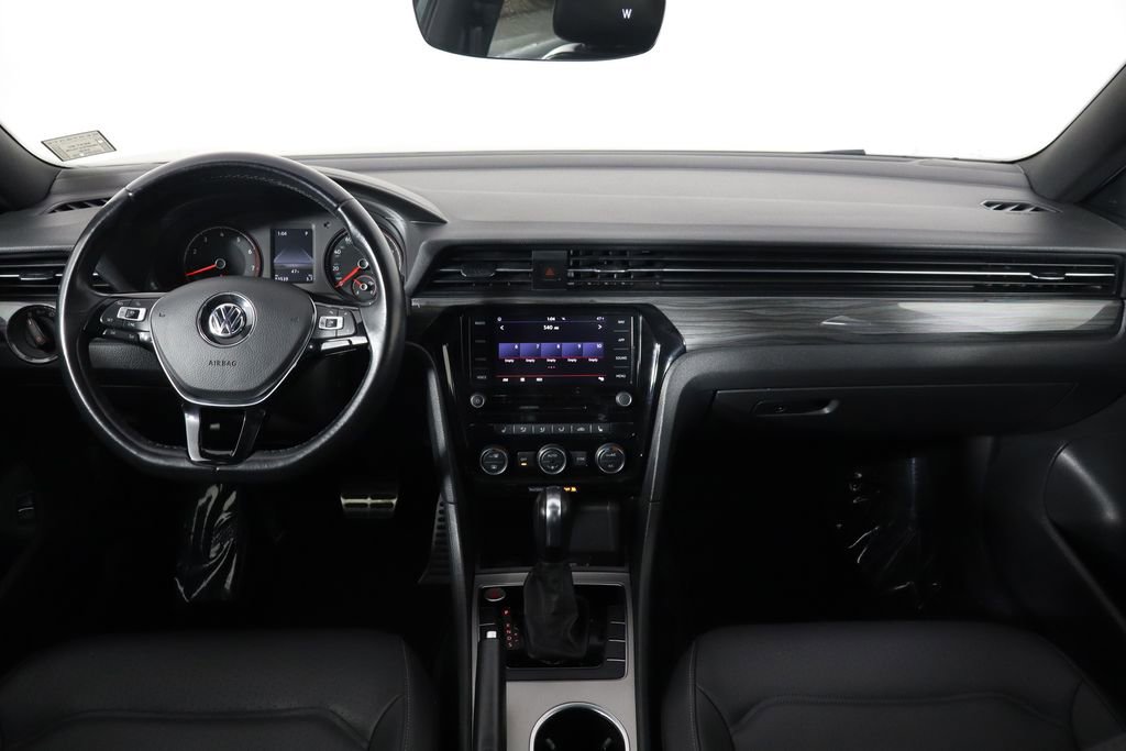 Used 2022 Volkswagen Passat 2.0T R-Line image 14