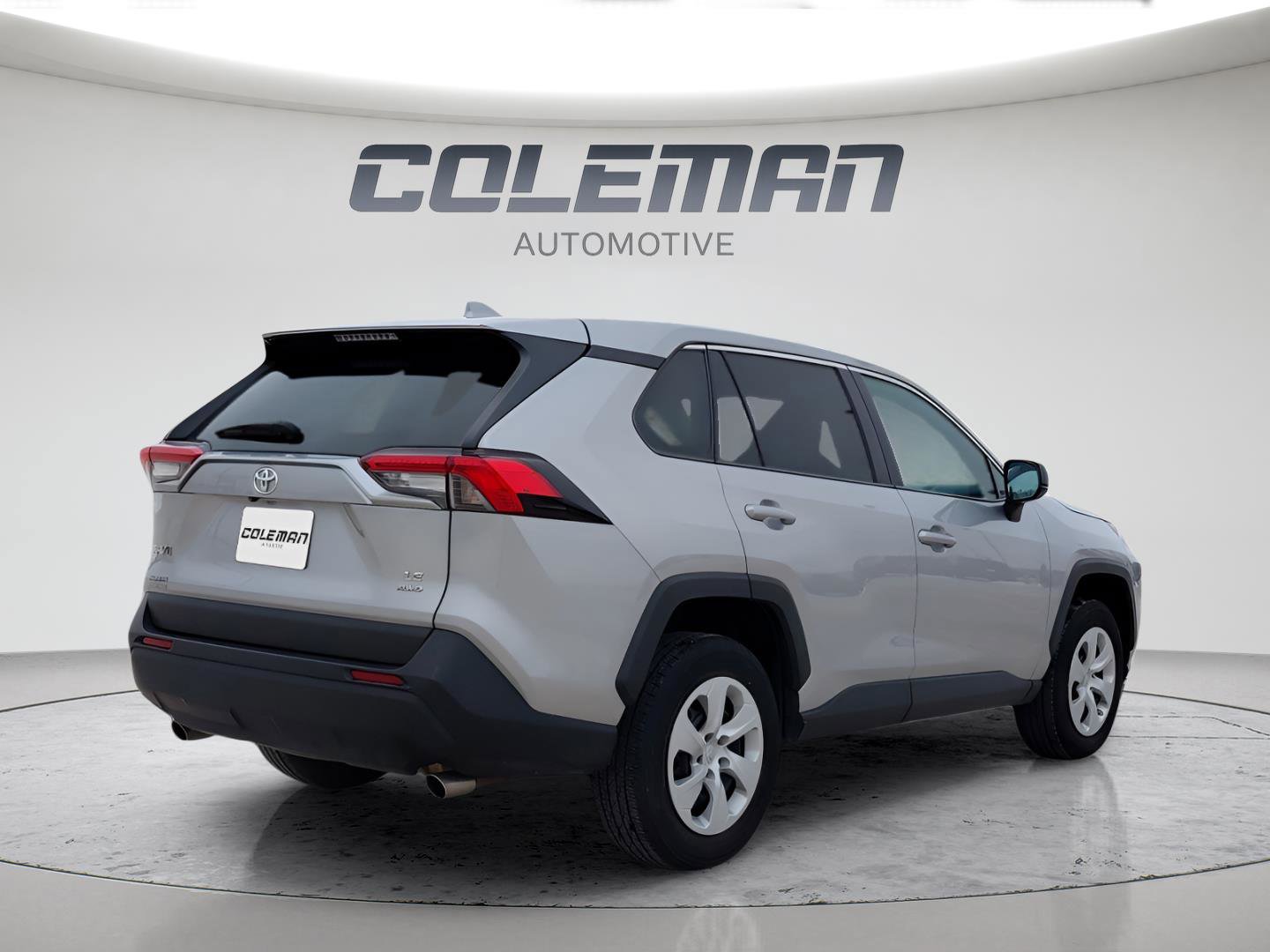 Used 2024 Toyota RAV4 LE image 5