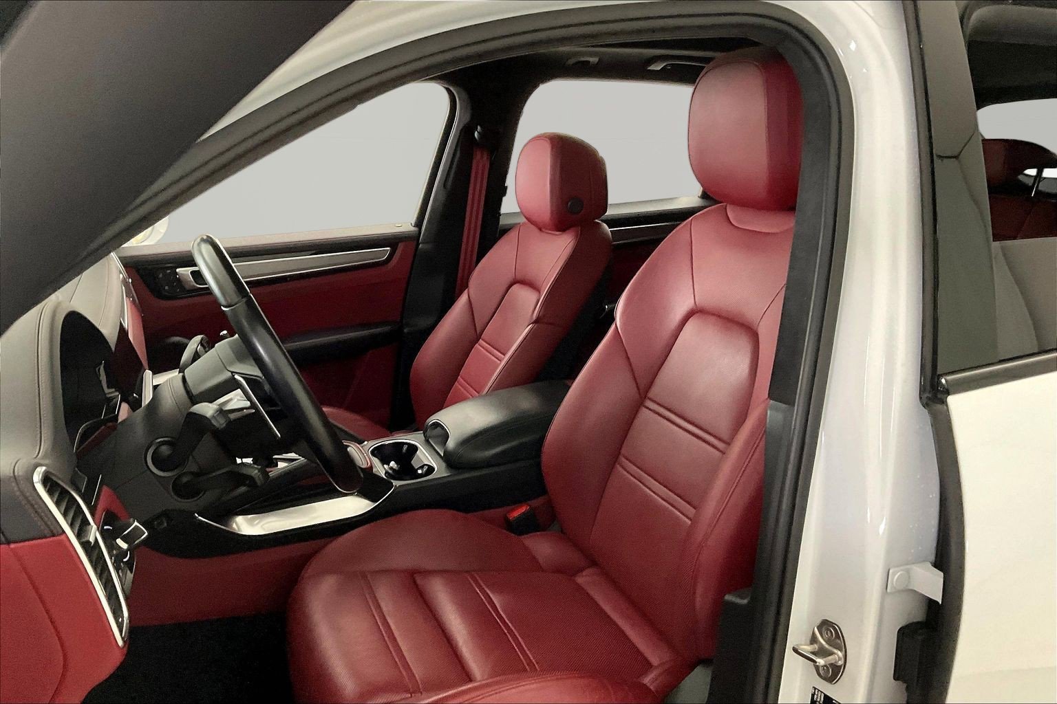 Used 2022 Porsche Cayenne Turbo AWD/4WD image 20