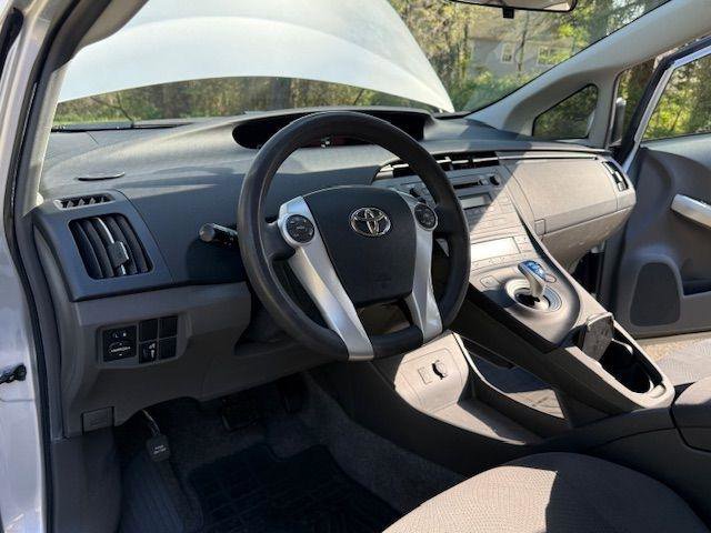 Used 2010 Toyota Prius One image 25