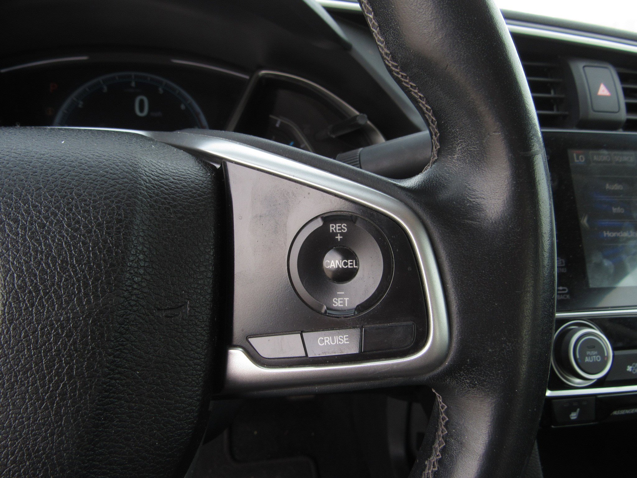 Used 2017 Honda Civic EX-L image 25