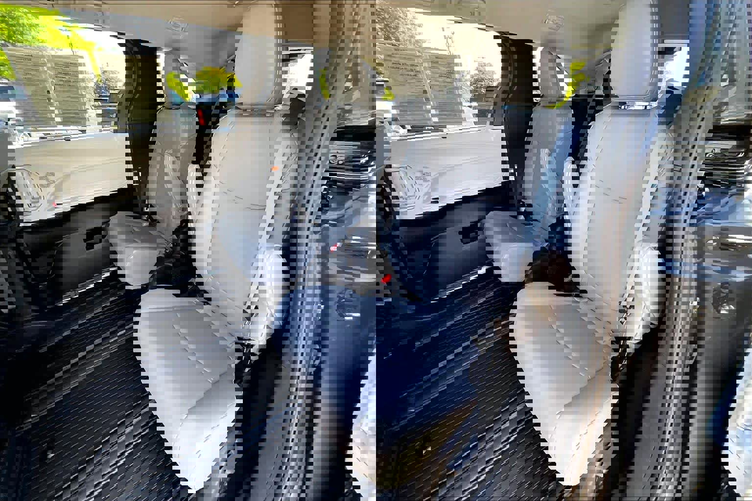 Used 2025 Toyota Sienna XLE w/ XLE Plus Package image 20