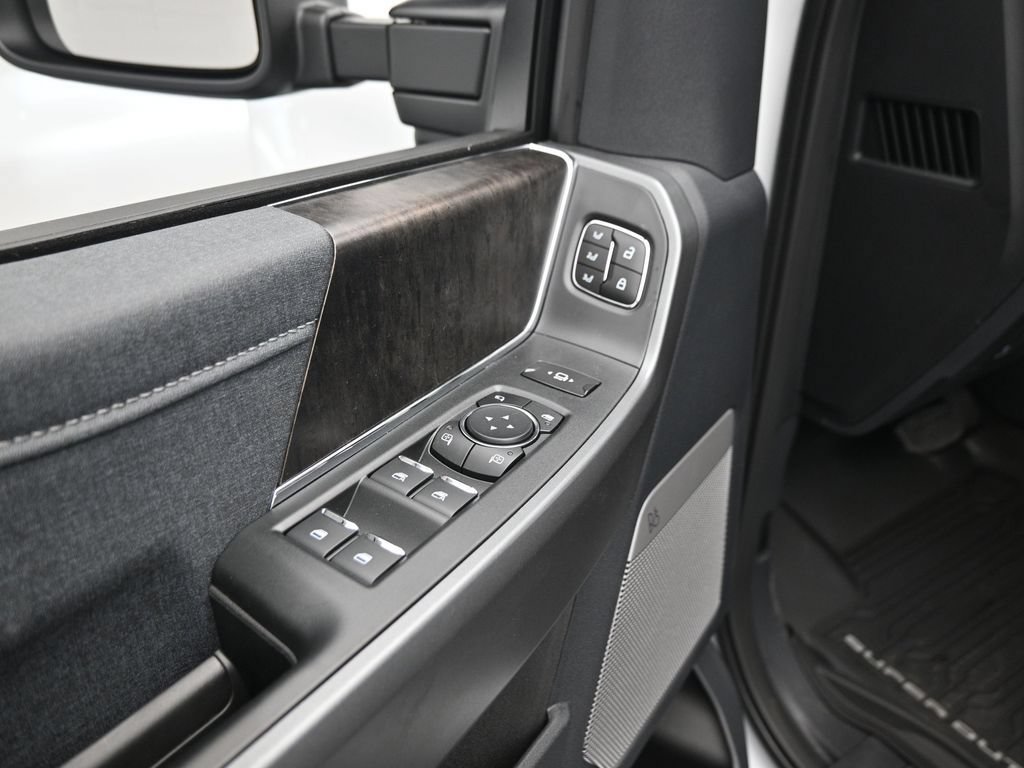 New 2026 Ford F250 Lariat w/ Black Appearance Package AWD/4WD image 10