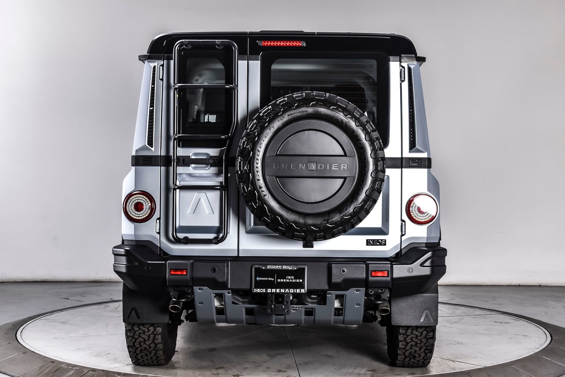 Used 2025 INEOS Grenadier Station Wagon AWD/4WD image 5