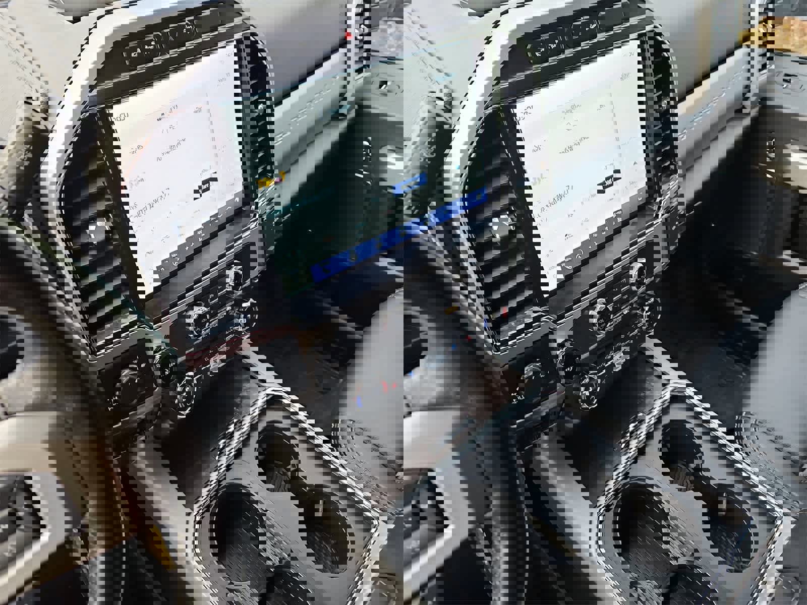 Used 2022 Ford F350 Lariat w/ FX4 Off-Road Package image 27