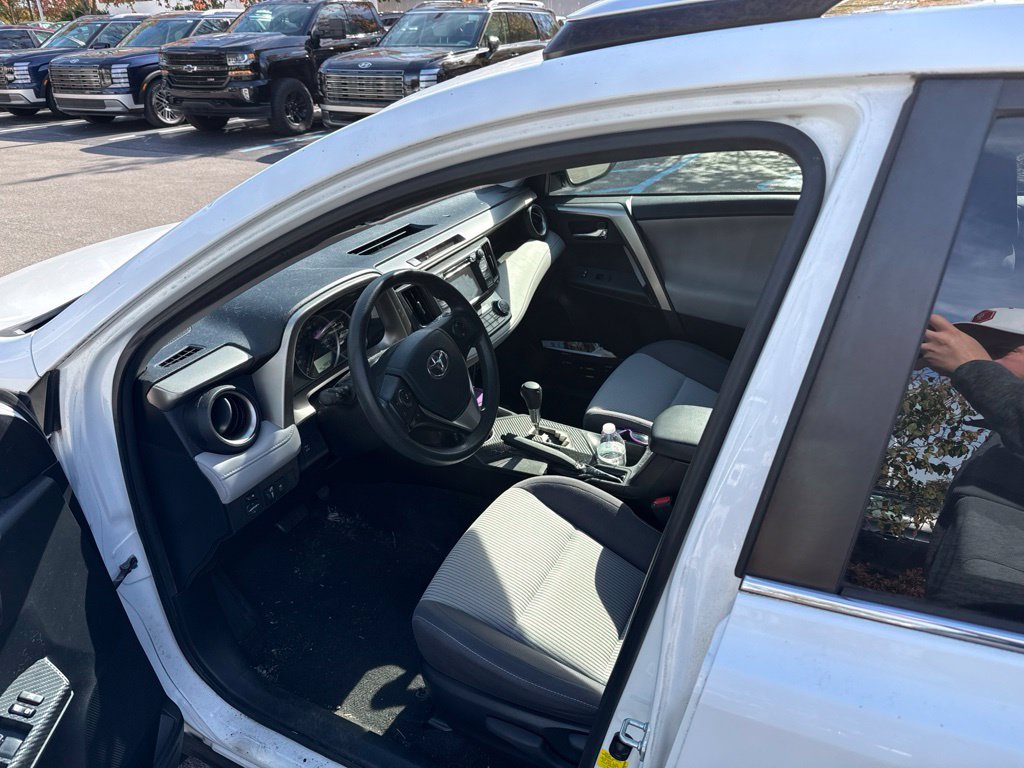 Used 2015 Toyota RAV4 XLE AWD/4WD image 9