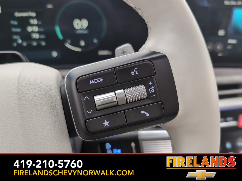 Used 2024 Hyundai Santa Fe Limited image 27