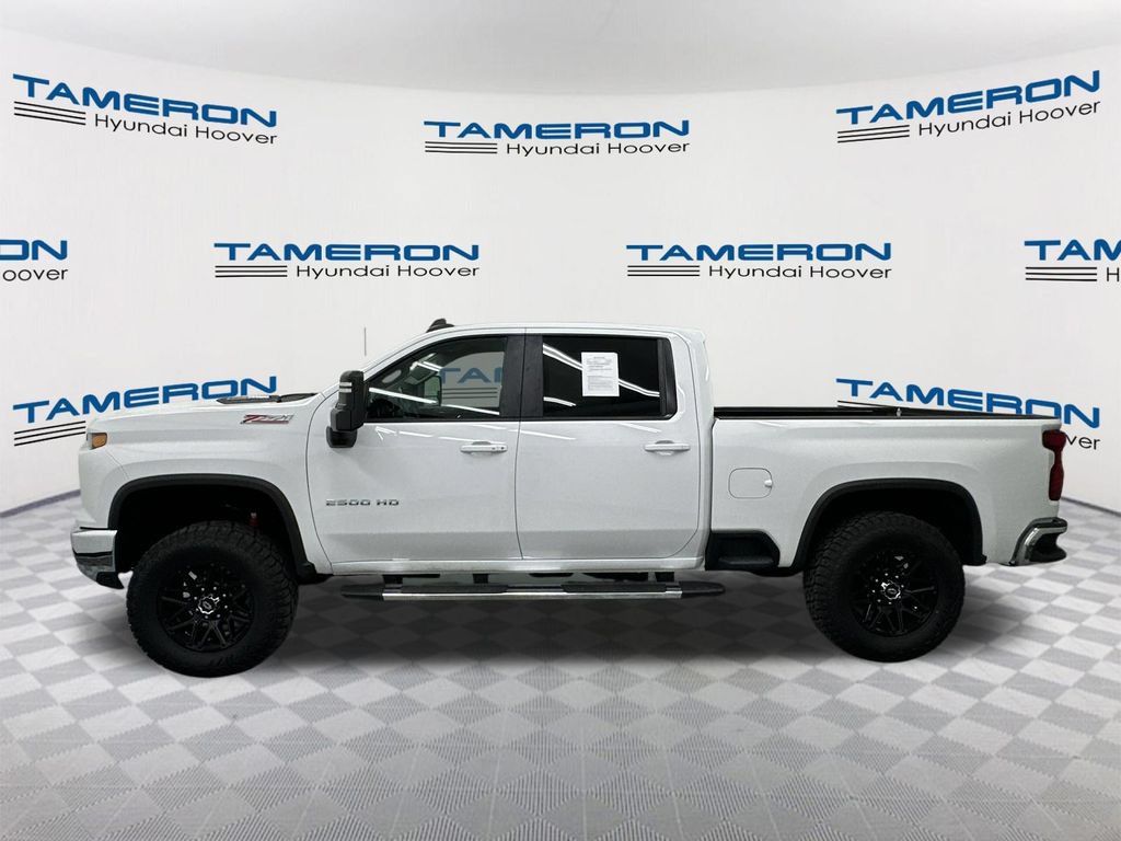 Used 2024 Chevrolet Silverado 2500 LT AWD/4WD image 2