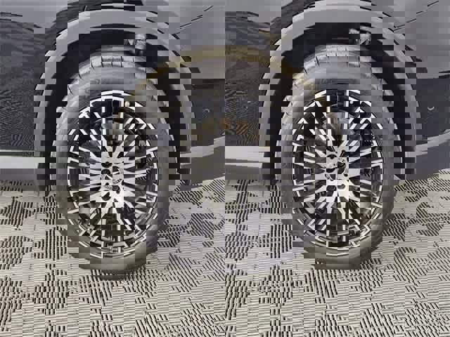 Used 2025 Mercedes-Benz GLC 300 4MATIC image 48