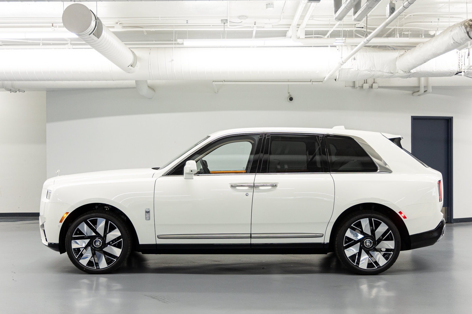 New 2027 Rolls-Royce Cullinan AWD/4WD image 3